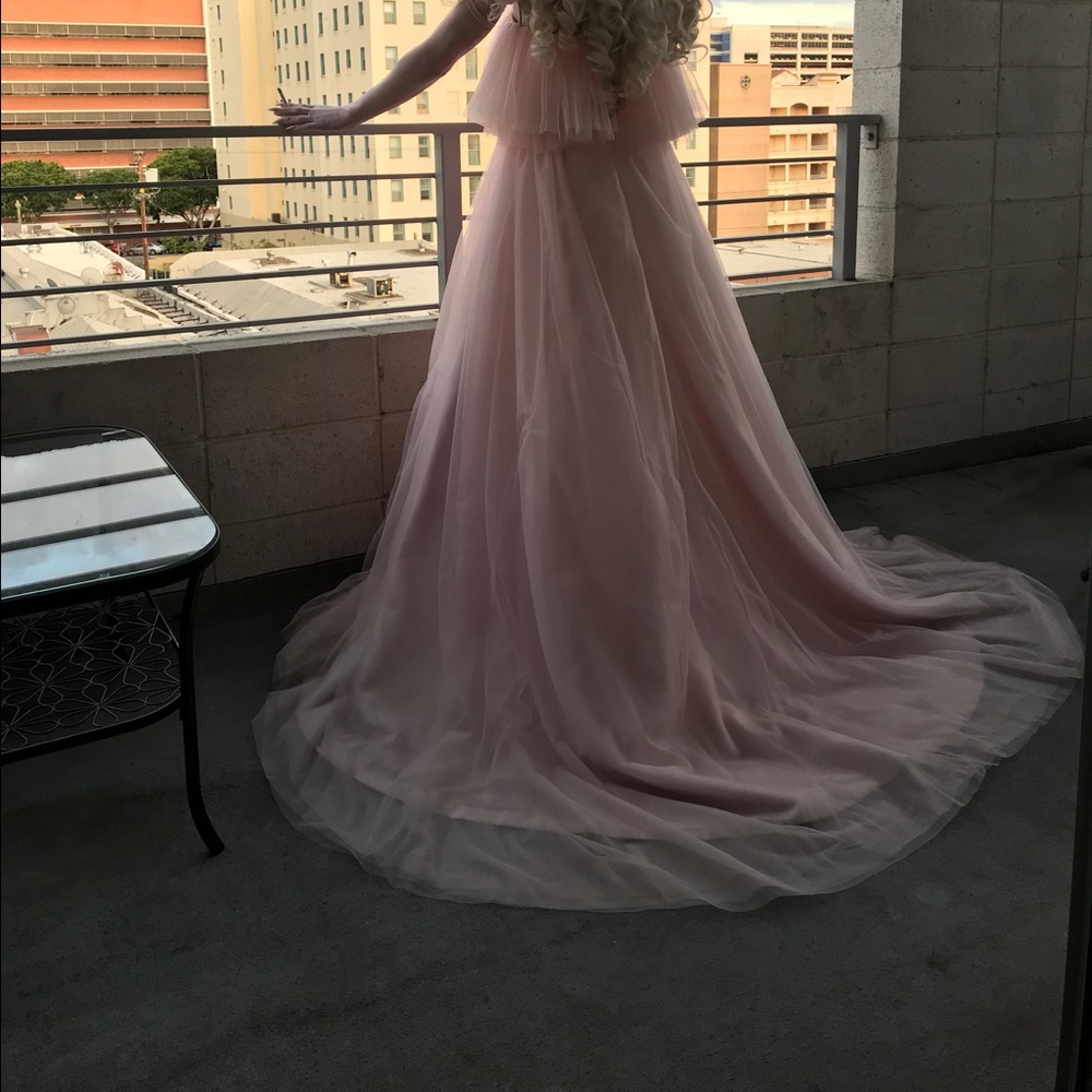 Pearl Pink Strapless Tulle Prom Gown